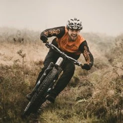 Goodyear Newton MTF Downhill Tubeless Complete Tyre -Maxxis Butik Goodyear Newton Downhill Tubeless Front MTB Tyre Black 2 5 Tyres Black GR 015 64 584 V005 R 1