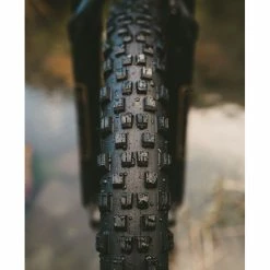 Goodyear Newton MTF Downhill Tubeless Complete Tyre -Maxxis Butik Goodyear Newton Downhill Tubeless Front MTB Tyre Black 2 5 Tyres Black GR 015 64 584 V005 R 4