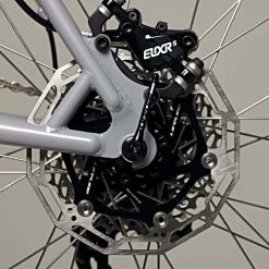 LifeLine Titanium Hurtigkoblingssæt 11 LifeLine Titanium Hurtigkoblingssæt -Maxxis Butik LifeLine Titanium Quick Release Skewers black situ 2