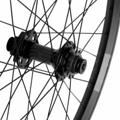 Nukeproof Dolos Wheelset 23 Nukeproof Dolos Wheelset -Maxxis Butik PPID 109335840 SKU 109335843 Dolos20wheelset 3